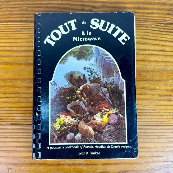 Vintage “Tout de Suite à la Microwave” Cookbook | French Acadian Creole Recipes - Picture 2 of 11